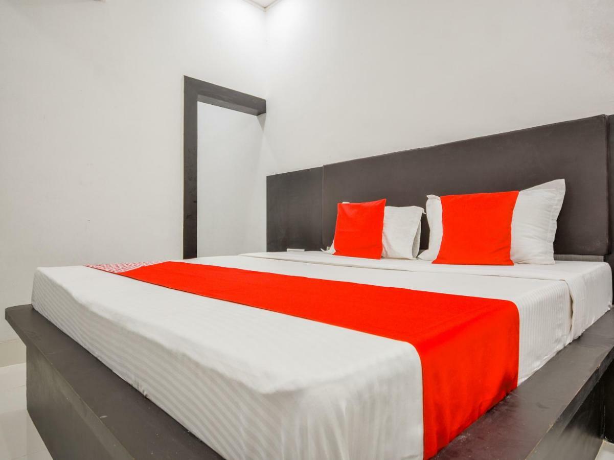Oyo 43505 Hotel The White House Hisār Zewnętrze zdjęcie