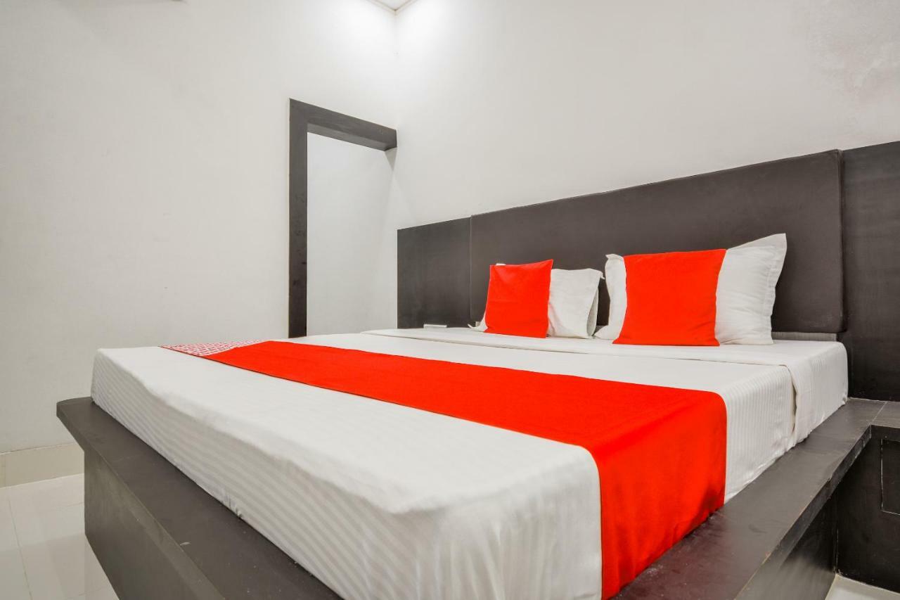 Oyo 43505 Hotel The White House Hisār Zewnętrze zdjęcie