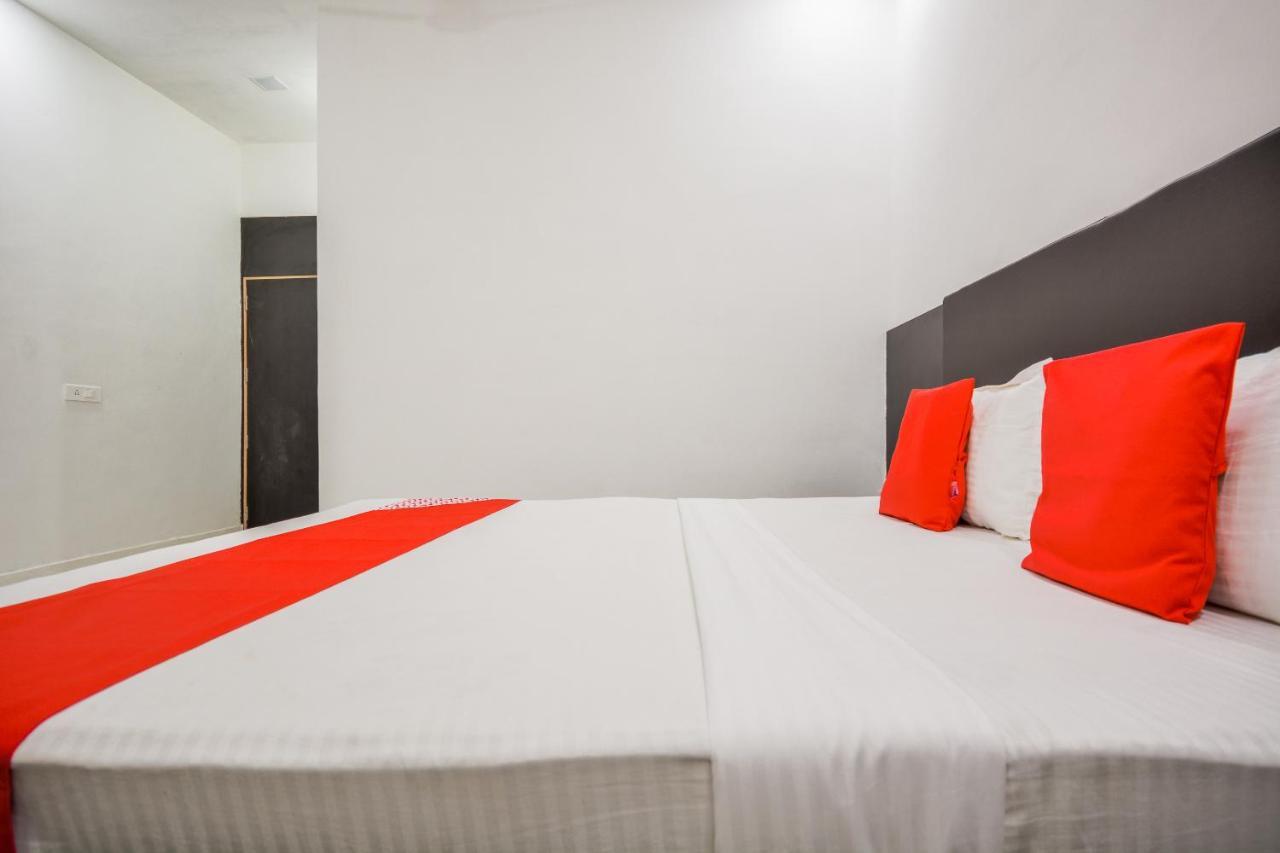 Oyo 43505 Hotel The White House Hisār Zewnętrze zdjęcie